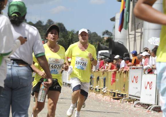 Esteban Jaramillo y Sebastián Salazar - Más de 10 mil competidores se dieron cita en esta histórica cita deportiva que se corría en las modalidades de 5, 10, 21 y 42 kilómetros.