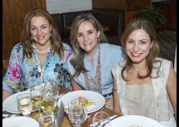 - Patricia Rico, Liliana Sotomonte y Cecilia Tirado.