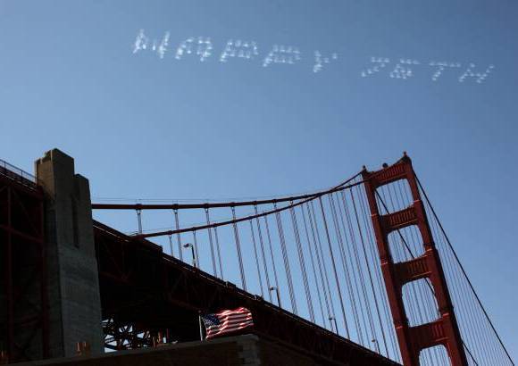 Reuters - La construcción del Golden Gate comenzó en 1933, catorce años después de que Joseph Strauss, el ingeniero jefe, fue contactado por primera vez para poner en marcha la obra.
