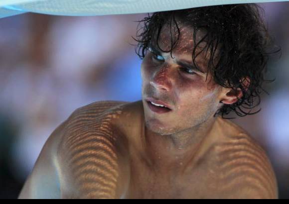 Reuters - Los duelos entre Federer y Nadal forman parte de la historia del tenis. El tenista espa&#241;ol es el rival al que m&#225;s veces se ha enfrentado Federer en sus 1.000 partidos, al jugar en 26 ocasiones, y tambi&#233;n el que m&#225;s veces lo ha derrotado, en 17 partidos.