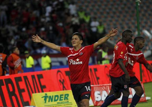 Hern&#225;n Vanegas - Fue un empate, pero para las rojos signific&#243; mantenerse en la punta del grupo B.
