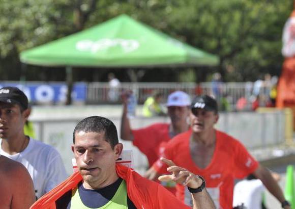 Esteban Jaramillo y Sebasti&#225;n Salazar - M&#225;s de 10 mil competidores se dieron cita en esta hist&#243;rica cita deportiva que se corr&#237;a en las modalidades de 5, 10, 21 y 42 kil&#243;metros.