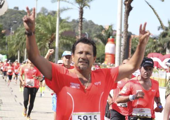 Esteban Jaramillo y Sebasti&#225;n Salazar - M&#225;s de 10 mil competidores se dieron cita en esta hist&#243;rica cita deportiva que se corr&#237;a en las modalidades de 5, 10, 21 y 42 kil&#243;metros.