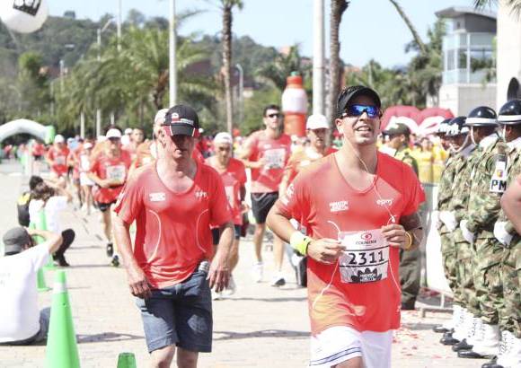 Esteban Jaramillo y Sebasti&#225;n Salazar - M&#225;s de 10 mil competidores se dieron cita en esta hist&#243;rica cita deportiva que se corr&#237;a en las modalidades de 5, 10, 21 y 42 kil&#243;metros.