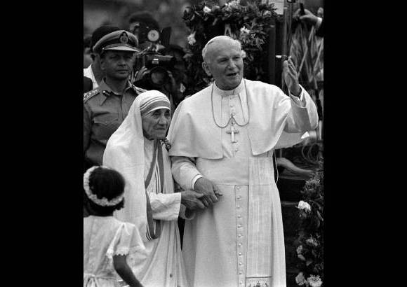 Reuters - Juan Pablo II proclam&#243; m&#225;s de 1.300 beatos y nombr&#243; 469 canonizaciones en 48 celebraciones lit&#250;rgicas. Su &#250;ltima ceremonia de beatificaci&#243;n fue en la Plaza de San Pedro en memoria de la madre Teresa de Calcuta.