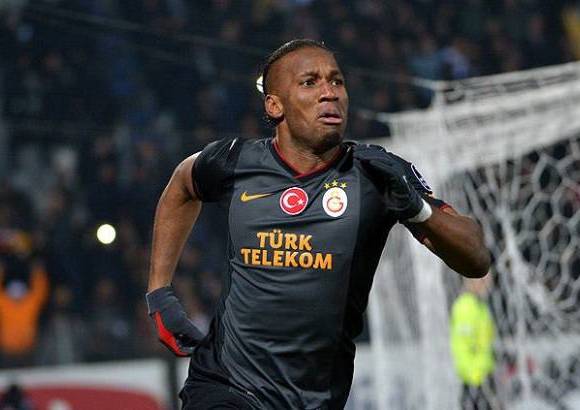 CORTES&#205;A - Didier Drogba - Galatasaray (TUR): 10.202.690 millones de d&#243;lares al a&#241;o (20 mil 915 millones de pesos).