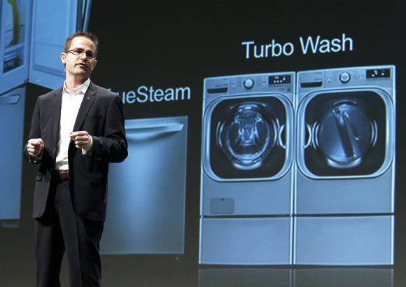 Reuters - LG lanzó su nueva generación de lavadoras y secadoras inteligentes.