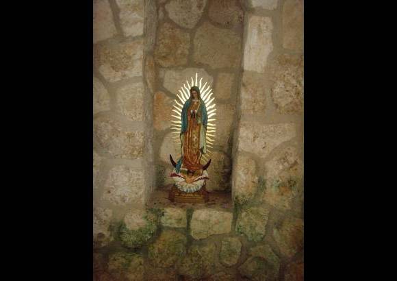 Liliana Vélez de Restrepo - La virgen de Guadalupe, la patrona de México.