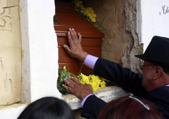 Germ&#225;n Enciso, Colprensa - En la funeraria Capillas de Fe en Bogot&#225; se realizaron las honras f&#250;nebres de este militar, que estuvo en poder de las Farc algo m&#225;s de dos a&#241;os.
