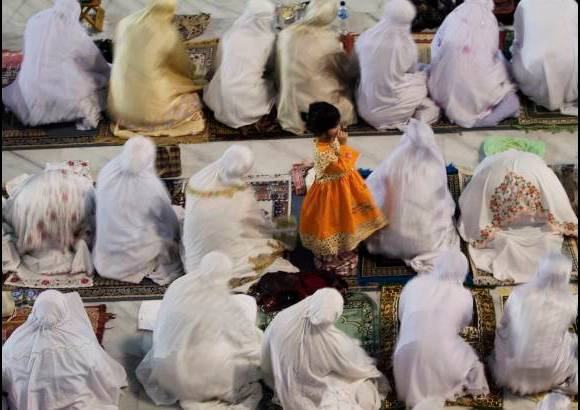 Reuters - El carácter sagrado de Ramadán, el noveno mes del calendario islámico, se debe a que fue en este mes cuando, según la tradición, el profeta Mahoma recibió la revelación del Corán.