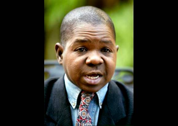 Reuter - Coleman interpret&#243; a Arnold Jackson, el menor de un par de hermanos negros adoptados por un acaudalado hombre blanco (interpretado por Conrad Bain) quien hab&#237;a empleado a su difunta madre como ama de llaves. El padre tambi&#233;n ten&#237;a una hija.