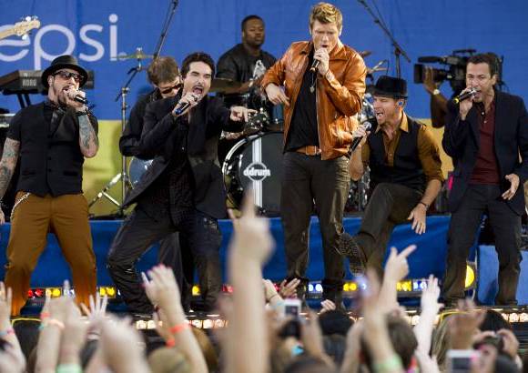 AP - Con más de 130 millones de discos vendidos en todo el mundo, los Backstreet Boy fue la boyband más exitosa de la década de los 90.