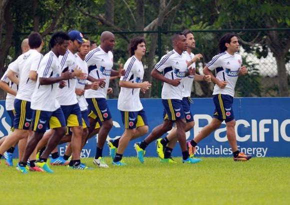 COLPRENSA - La Selecci&#243;n Colombia complet&#243; el grupo en horas de la noche del pasado lunes, para este martes efectuar el segundo entrenamiento con los 27 convocados.