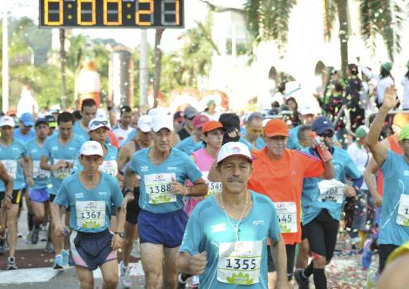 Esteban Jaramillo y Sebastián Salazar - Más de 10 mil competidores se dieron cita en esta histórica cita deportiva que se corría en las modalidades de 5, 10, 21 y 42 kilómetros.