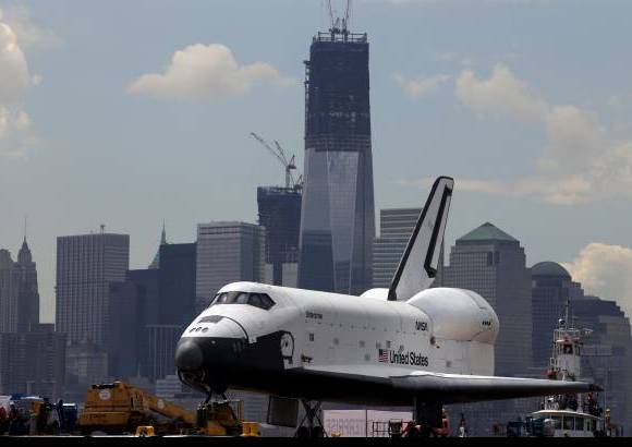 Reuters - Con el Enterprise se trabaj&#243; para que las naves de la Nasa pudieran retornar a la tierra y ser usadas repetidas veces, y el transbordador s&#237; que efectu&#243; cinco vuelos atmosf&#233;ricos libres, planeando, en ensayos de c&#243;mo aterrizar&#237;an sus sucesores al final de las traves&#237;as orbitales.