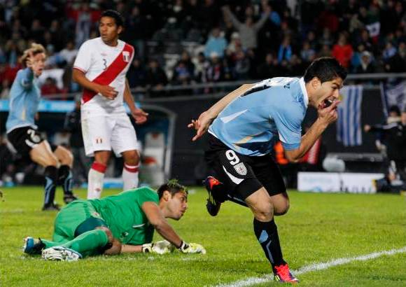 Reuters - Ahora, su victoria contra Per&#250; (2-0) en la primera de las semifinales de la Copa Am&#233;rica 2011, disputada en el estadio &#218;nico Ciudad de La Plata, impuls&#243; a Uruguay a su vig&#233;simoprimera final en el torneo, en la que el pr&#243;ximo domingo, en el Monumental de Buenos Aires, luchar&#225; por conquistar su decimoquinto t&#237;tulo continental.