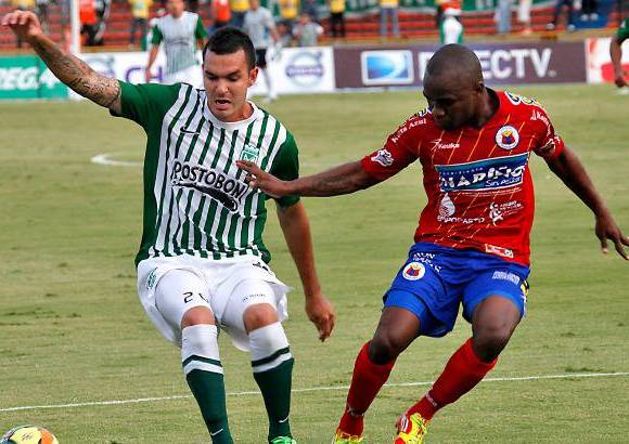 HENRY AGUDELO - JULIO C&#201;SAR HERRERA - El juego fue luchado de principio a fin.