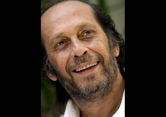 AFP - Su nombre real era Francisco S&#225;nchez G&#243;mez, nacido en 1947 en Algeciras, Espa&#241;a; lugar que decret&#243; dos o tres d&#237;as de luto por el hombre que defini&#243; como &quot;el m&#225;s internacional de sus hijos y la m&#225;s grande figura que tuvo el mundo de la guitarra&quot;.