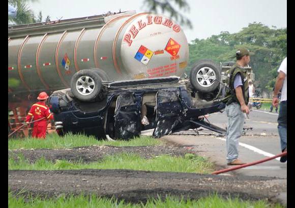 Colprensa - V&#237;ctor Carranza, conocido como el Zar de las esmeraldas, fue v&#237;ctima de un atentado en el kil&#243;metro 40 de la v&#237;a Villavicencio - Puerto L&#243;pez, del cual sali&#243; ileso el 29 de marzo de 2012.