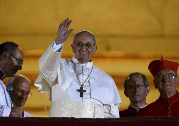 REUTERS - &quot;&#191;Quo nomine vis vocari?&quot; &quot;&#191;Con que nombre quieres ser llamado?&quot;. El nuevo pont&#237;fice respondi&#243; &quot;vocabor Franciscus&quot; (Me llamar&#233; Francisco). Es la pregunta que le hizo el cardenal Giovanni Battista Re al nuevo papa, en nombre todos los electores.