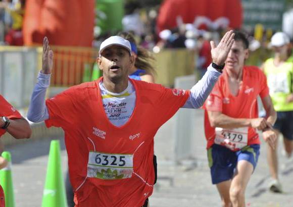 Esteban Jaramillo y Sebasti&#225;n Salazar - M&#225;s de 10 mil competidores se dieron cita en esta hist&#243;rica cita deportiva que se corr&#237;a en las modalidades de 5, 10, 21 y 42 kil&#243;metros.