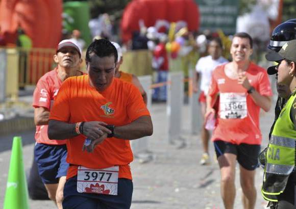Esteban Jaramillo y Sebasti&#225;n Salazar - M&#225;s de 10 mil competidores se dieron cita en esta hist&#243;rica cita deportiva que se corr&#237;a en las modalidades de 5, 10, 21 y 42 kil&#243;metros.