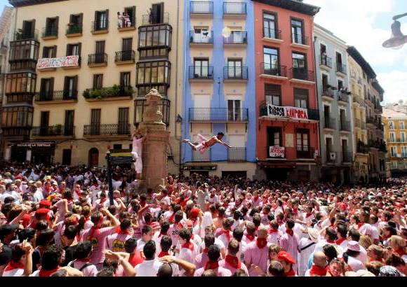 Reuters - Es una celebración que transforma a Pamplona en capital internacional de la fiesta y destino de miles de turistas de todo el mundo.