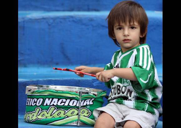 Jaime P&#233;rez - Los peque&#241;os tambi&#233;n se unieron a la fiesta, porque el f&#250;tbol se vive en familia.