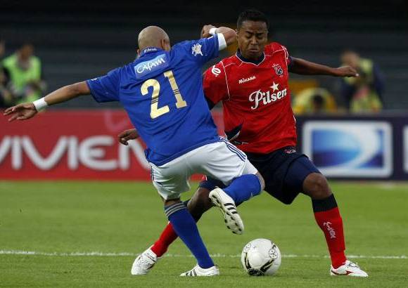 Colprensa - Jaime Castrillón apareció poco en la primera etapa del partido, sin embargo, aprovechó una jugada para adelantar a los del rojo en el marcador.