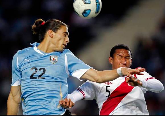 AP - Uruguay enfrentar&#225; el domingo en la final al ganador del partido del mi&#233;rcoles entre Paraguay y Venezuela. Per&#250; chocar&#225; un d&#237;a antes con el perdedor por el tercer puesto.