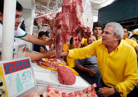 Reuters - Castañeda fue alcalde de Lima entre 2003 y 2010, la mayor plaza electoral del país.