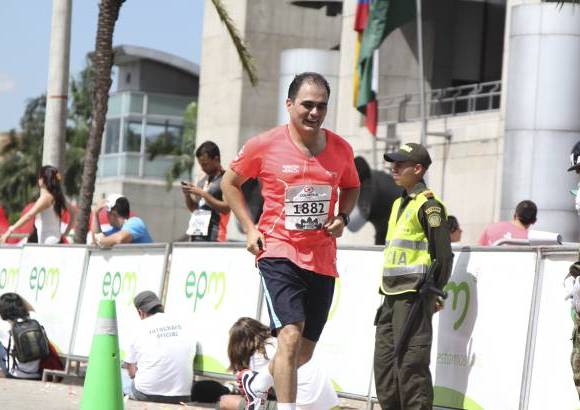 Esteban Jaramillo y Sebastián Salazar - Más de 10 mil competidores se dieron cita en esta histórica cita deportiva que se corría en las modalidades de 5, 10, 21 y 42 kilómetros.