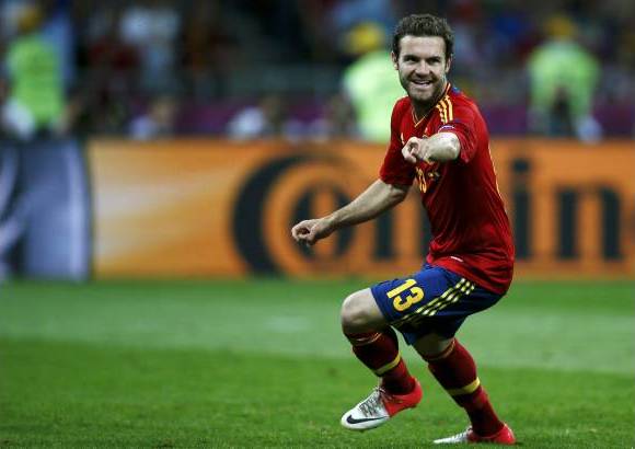 Reuters - Juan Mata puso el sello para los espa&#241;oles. Fue el 4-0 de la final.
