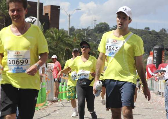 Esteban Jaramillo y Sebastián Salazar - Más de 10 mil competidores se dieron cita en esta histórica cita deportiva que se corría en las modalidades de 5, 10, 21 y 42 kilómetros.