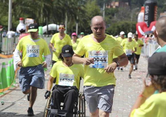 Esteban Jaramillo y Sebastián Salazar - Más de 10 mil competidores se dieron cita en esta histórica cita deportiva que se corría en las modalidades de 5, 10, 21 y 42 kilómetros.
