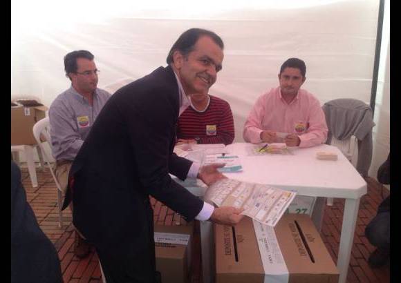 Agencias - Oscar Iv&#225;n Zuluaga, candidato a la Presidencia de la Rep&#250;blica, vot&#243; en las elecciones parlamentarias 2014.