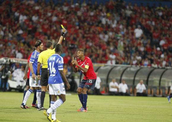 El Colombiano - John Vi&#225;fara, el l&#237;der rojo en la cancha, se perder&#225; el juego de vuelta al ser expulsado.