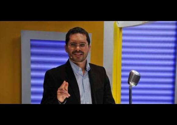 Cortes&#237;a - El anuncio de su muerte lo hizo el guionista Gustavo Bol&#237;var a trav&#233;s de su cuenta de Twitter.