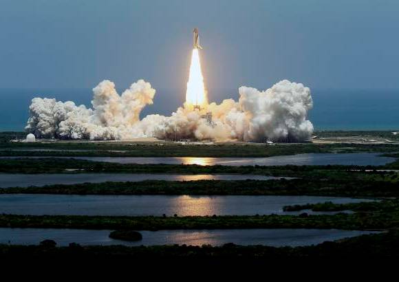 AP - Casi nueve minutos después el transbordador llegó a su órbita.