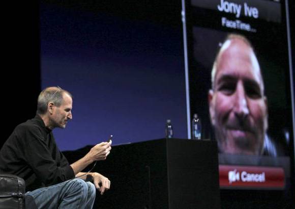 Archivo - Apple lanz&#243; el iPhone 4, en 2010, la siguiente generaci&#243;n del tel&#233;fono m&#243;vil, que incluy&#243; una c&#225;mara frontal con lo cual se inici&#243; la era de la videollamada. Contaba con un servicio propio para hacerlo llamado Facetime, que funciona con internet wifi.