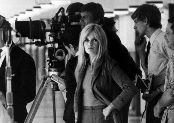 AFP - Imagen de la actriz francesa el 22 de septiembre de 1966, en el set de la pel&#237;cula &quot;Un coeur joie&quot;, dirigida por Serge Bourguignon en Londres.