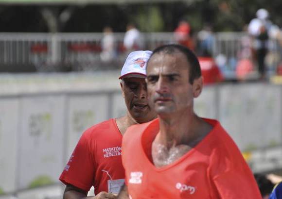 Esteban Jaramillo y Sebasti&#225;n Salazar - M&#225;s de 10 mil competidores se dieron cita en esta hist&#243;rica cita deportiva que se corr&#237;a en las modalidades de 5, 10, 21 y 42 kil&#243;metros.