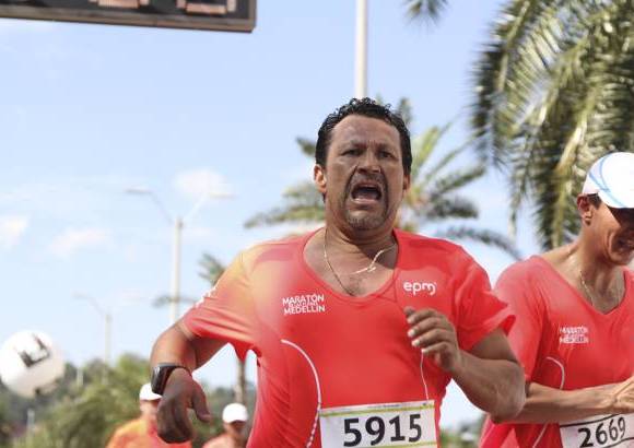 Esteban Jaramillo y Sebasti&#225;n Salazar - M&#225;s de 10 mil competidores se dieron cita en esta hist&#243;rica cita deportiva que se corr&#237;a en las modalidades de 5, 10, 21 y 42 kil&#243;metros.