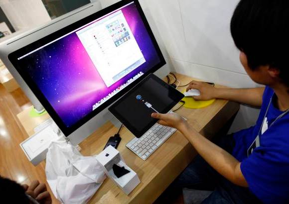 Reuters - En la tienda se venden todos los productos de la famosa marca de la manzana.