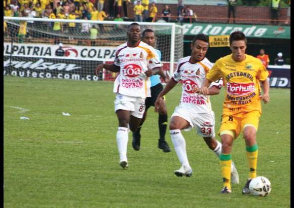 Colprensa - Huila venci&#243; por 1-0 a Tolima en el Guillermo Plazas Alcid.