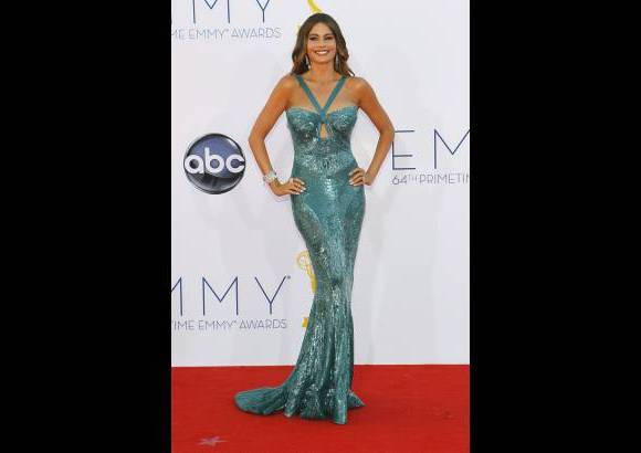 Foto Reuters - La superestrella colombiana luci&#243; un vestido verde azulado de Zuhair Murad.