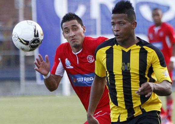 Hern&#225;n Vanegas - Gracias a los dos goles de Andr&#233;s Renter&#237;a y Palomeque y el descuento de Johan Arrieta de penalti, Alianza Petrolera efrentar&#225; al Am&#233;rica, por un cupo en la Primera Divisi&#243;n.