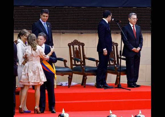 Reuters - Santos recibi&#243; las felicitaciones de su familia.