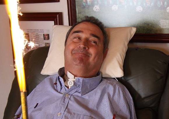 - S&#233;ptimo d&#237;a (Canal Caracol, 8:15 p.m.) Un pap&#225; que todos queremos. Despu&#233;s del atentado que lo dej&#243; cuadripl&#233;jico, el profesor Luis Fernando Montoya se ha convertido en un ejemplo de lucha, crecimiento y valent&#237;a.