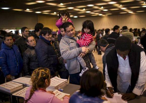 AP - Un total de 11,6 millones de ecuatorianos fueron convocados a las urnas.
